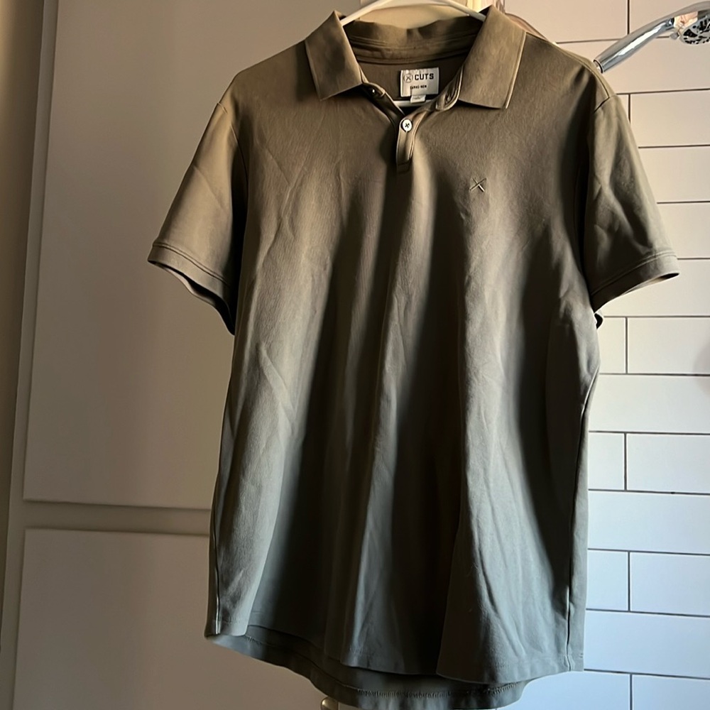 COPY - CUTS Mens Curve Hem Green AO Polo, size Large, worn twice.